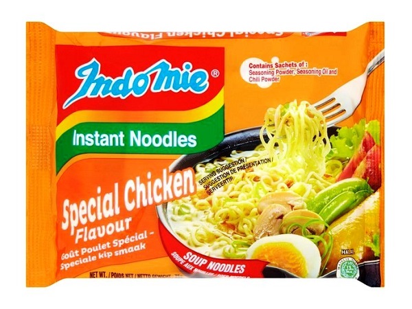 Indomie instant noodles gusto Pollo Special - 3 buste da 75g.